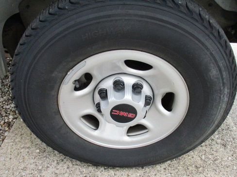 Used 2023 GMC Savana 2500 Work Van w/ Driver Convenience Package image 21