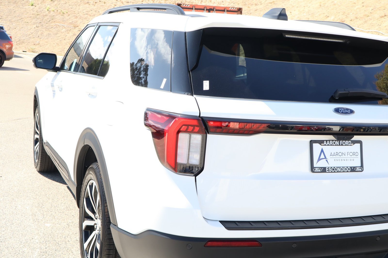 Used 2025 Ford Explorer ST-Line AWD/4WD image 16