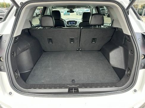 Used 2024 GMC Terrain SLT image 5