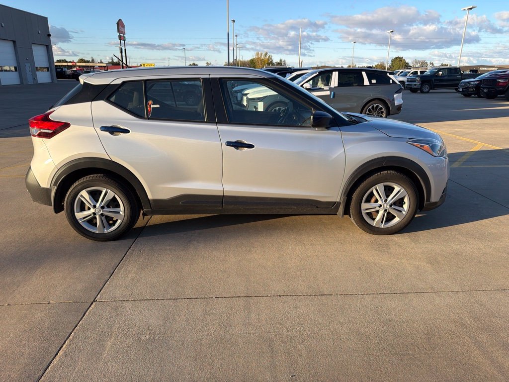 Used 2020 Nissan Kicks S FWD image 2