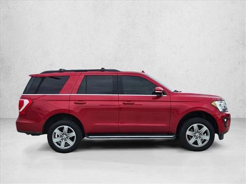 Used 2020 Ford Expedition XLT w/ Equipment Group 202A RWD image 4