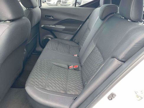 Used 2022 Nissan Kicks SV FWD image 6