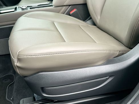 New 2026 Lincoln Corsair Reserve w/ Jet Appearance Package FWD image 9