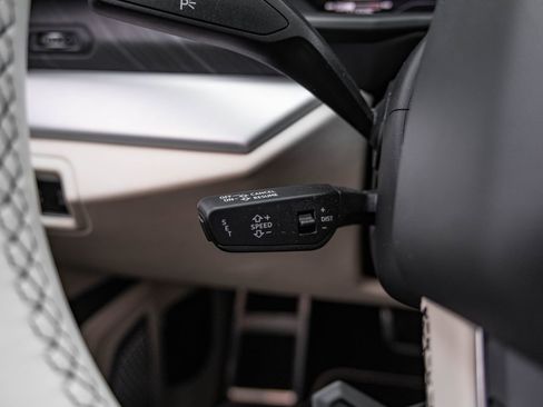 Used 2019 Lamborghini Urus image 26