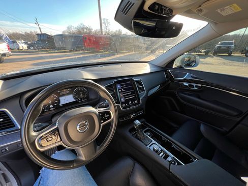 Used 2018 Volvo XC90 T5 Momentum w/ Convenience Package image 21