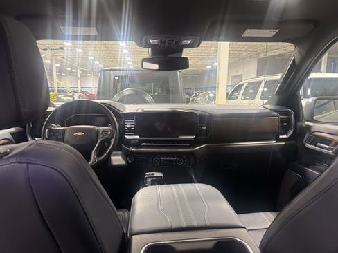 Used 2023 Chevrolet Silverado 1500 High Country w/ Z71 Off-Road Package image 14