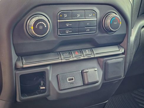 Used 2019 Chevrolet Silverado 1500 Custom w/ Custom Value Package image 24