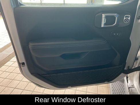 Used 2023 Jeep Wrangler Unlimited Sahara w/ Cold Weather Group image 10