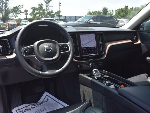 Used 2023 Volvo XC60 B5 Ultimate w/ Climate Package FWD image 20