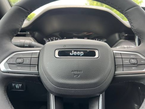Used 2026 Jeep Compass Latitude AWD/4WD image 5