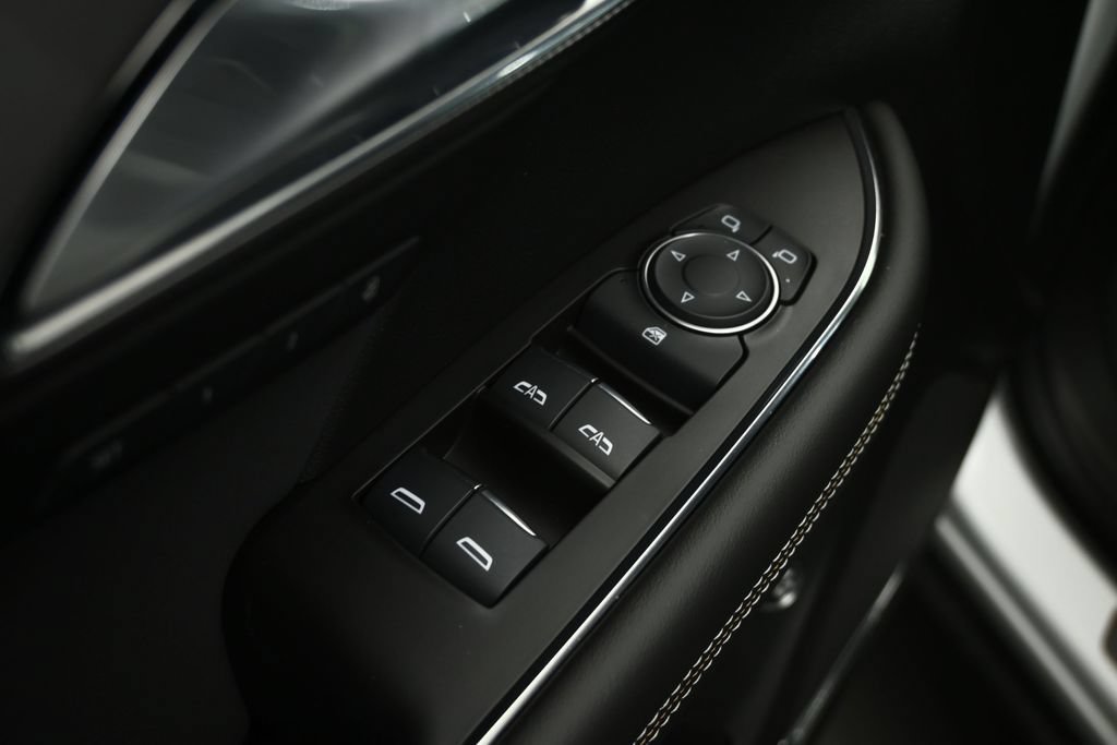 Used 2025 Buick Envision Sport Touring AWD/4WD image 48