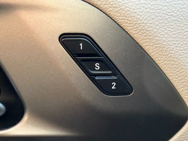 Used 2024 Chrysler Pacifica Limited FWD image 17