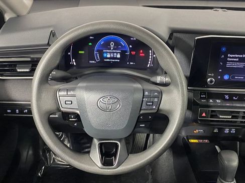 Used 2025 Toyota Camry LE FWD image 18