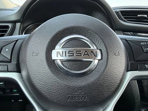 Used 2017 Nissan Rogue SL w/ SL Premium Package AWD/4WD image 25