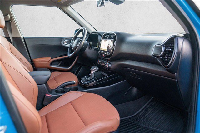 Used 2025 Kia Soul EX FWD image 22