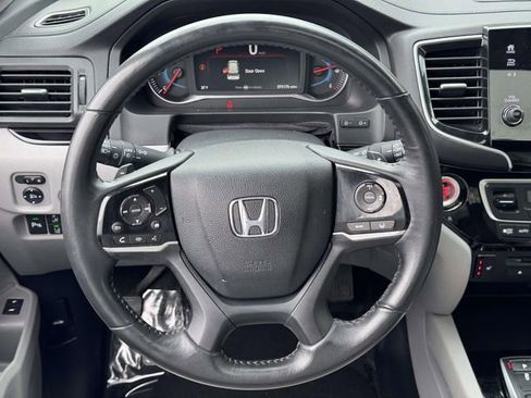 Used 2020 Honda Pilot Touring image 13
