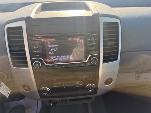 Used 2018 Nissan Frontier SV image 18