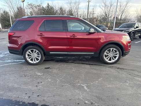 Used 2018 Ford Explorer XLT w/ Equipment Group 202A image 10