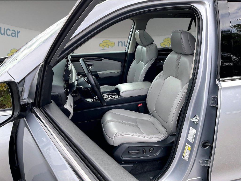 Used 2024 Honda Pilot Touring image 10