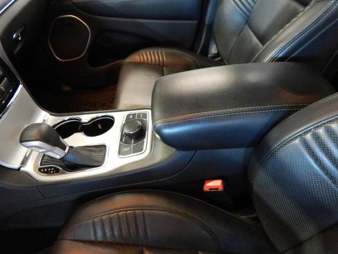 Used 2021 Jeep Grand Cherokee SRT image 20