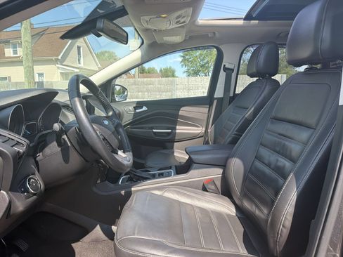 Used 2017 Ford Escape Titanium FWD image 11