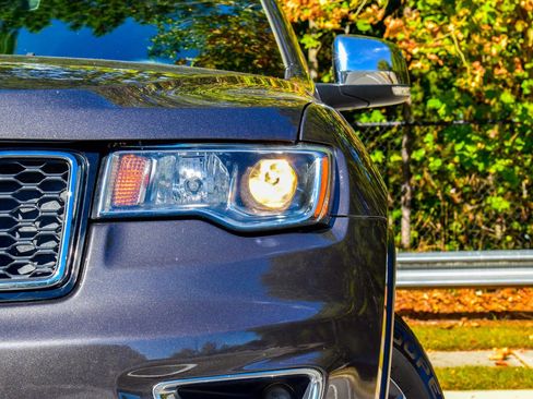 Used 2019 Jeep Grand Cherokee Limited image 4