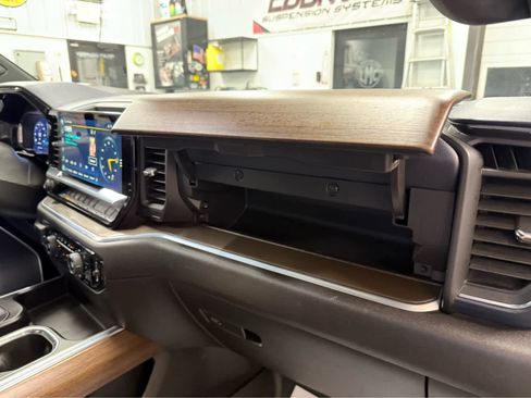 Used 2022 Chevrolet Silverado 1500 High Country w/ LPO, Dark Essentials Package image 35