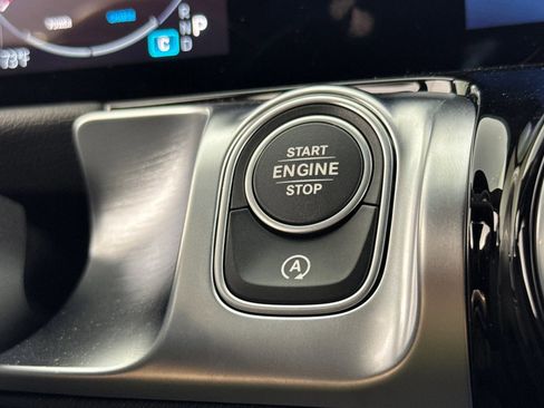 New 2025 Mercedes-Benz GLB 250 image 28