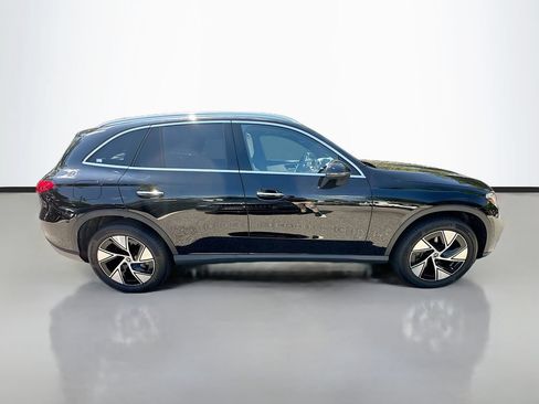 Used 2024 Mercedes-Benz GLC 300 4MATIC image 4