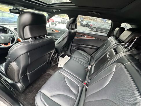 Used 2018 Lincoln MKX Reserve w/ Lincoln MKX Climate Package image 17