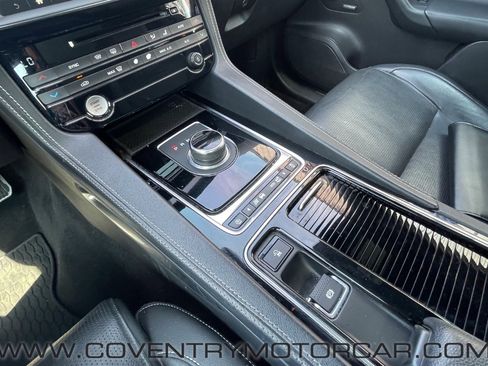 Used 2019 Jaguar F-PACE S image 21