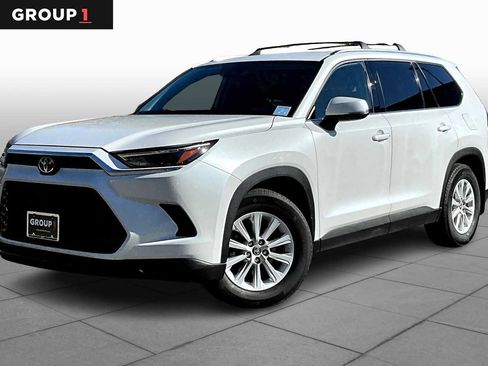 Used 2024 Toyota Grand Highlander XLE image 1