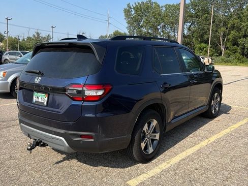 Used 2025 Honda Pilot EX-L image 4