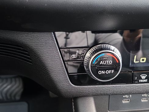 New 2026 Mitsubishi Outlander SE image 22