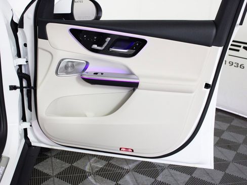 Used 2026 Mercedes-Benz GLC 350e 4MATIC image 30