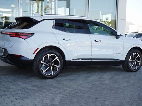New 2025 Chevrolet Equinox EV LT image 9