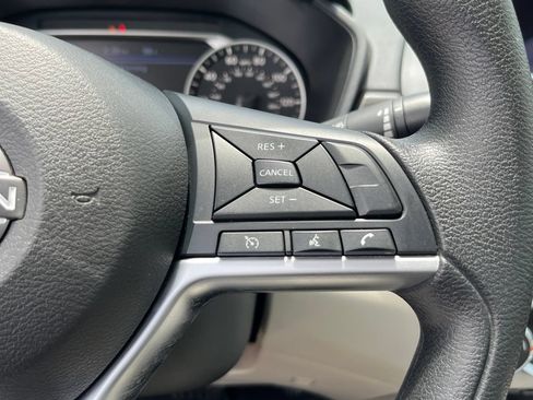 Used 2025 Nissan Altima 2.5 SV FWD image 21