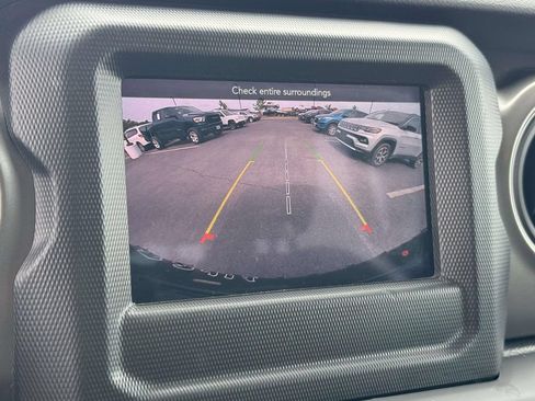 Used 2021 Jeep Wrangler Unlimited Sport AWD/4WD image 17