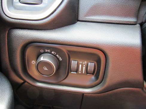Used 2020 RAM 3500 Tradesman AWD/4WD image 21
