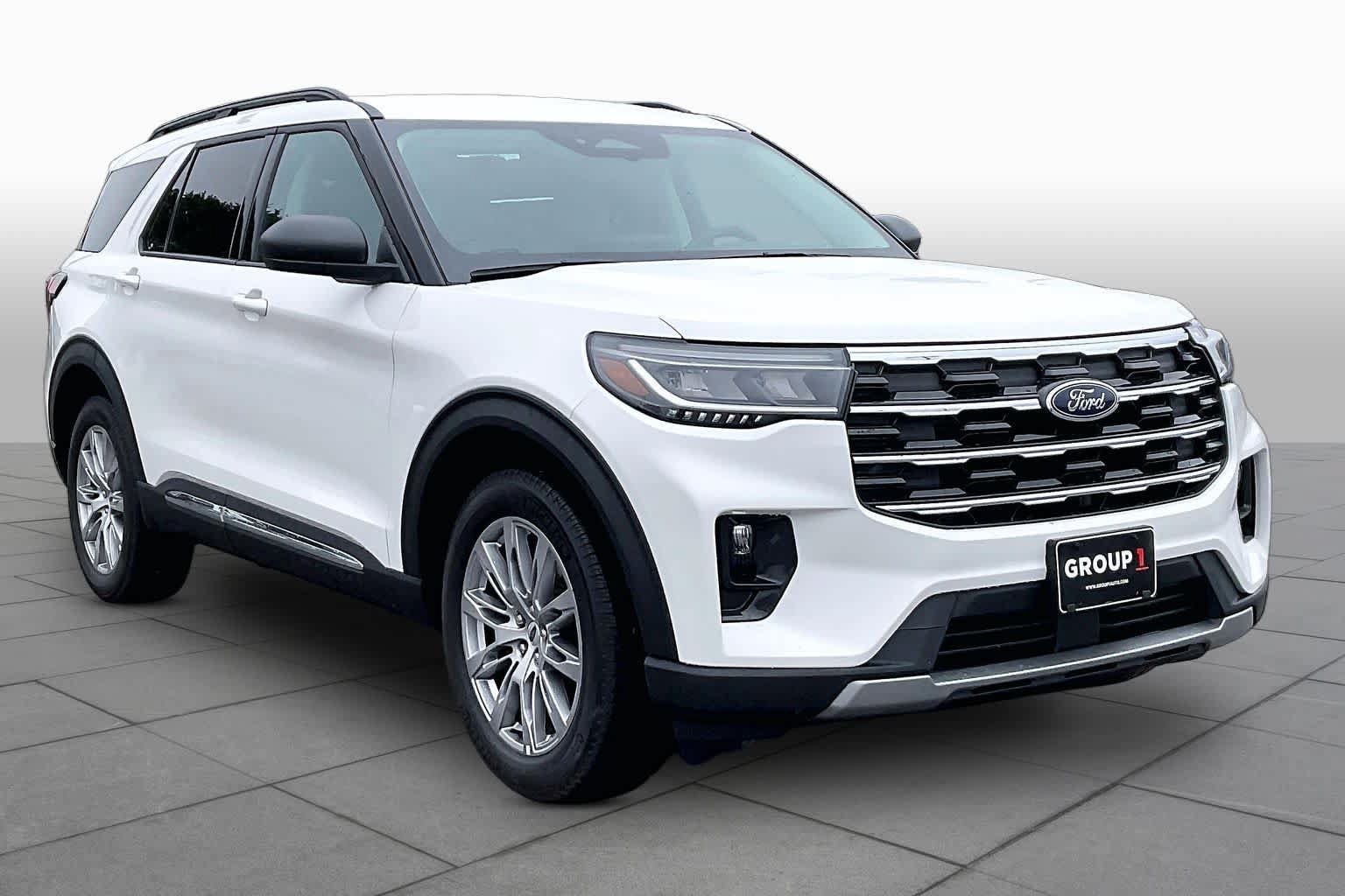 Used 2025 Ford Explorer Active w/ Active Comfort Package AWD/4WD image 3