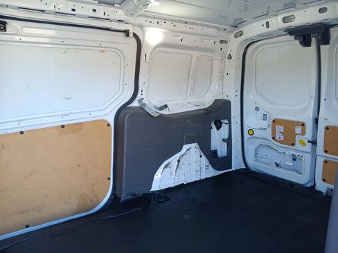 Used 2021 Ford Transit Connect XLT FWD image 14