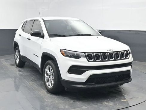 Used 2025 Jeep Compass Sport AWD/4WD image 9