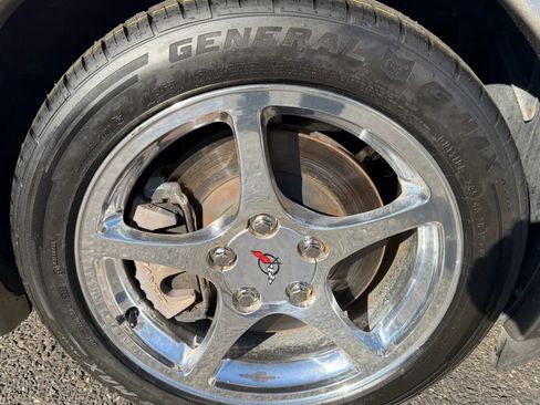 Used 2001 Chevrolet Corvette Coupe w/ Preferred Equipment Group1 image 34