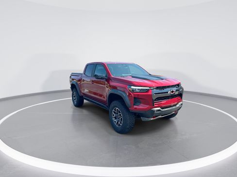 Used 2024 Chevrolet Colorado ZR2 w/ Technology Package AWD/4WD image 2