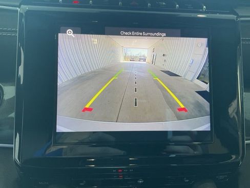 Used 2022 Jeep Grand Cherokee L Laredo image 14