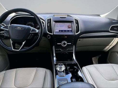 Used 2020 Ford Edge Titanium FWD image 7