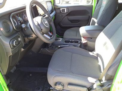 New 2025 Jeep Wrangler Unlimited Rubicon