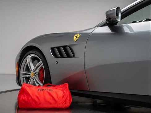 Used 2019 Ferrari GTC4Lusso image 35
