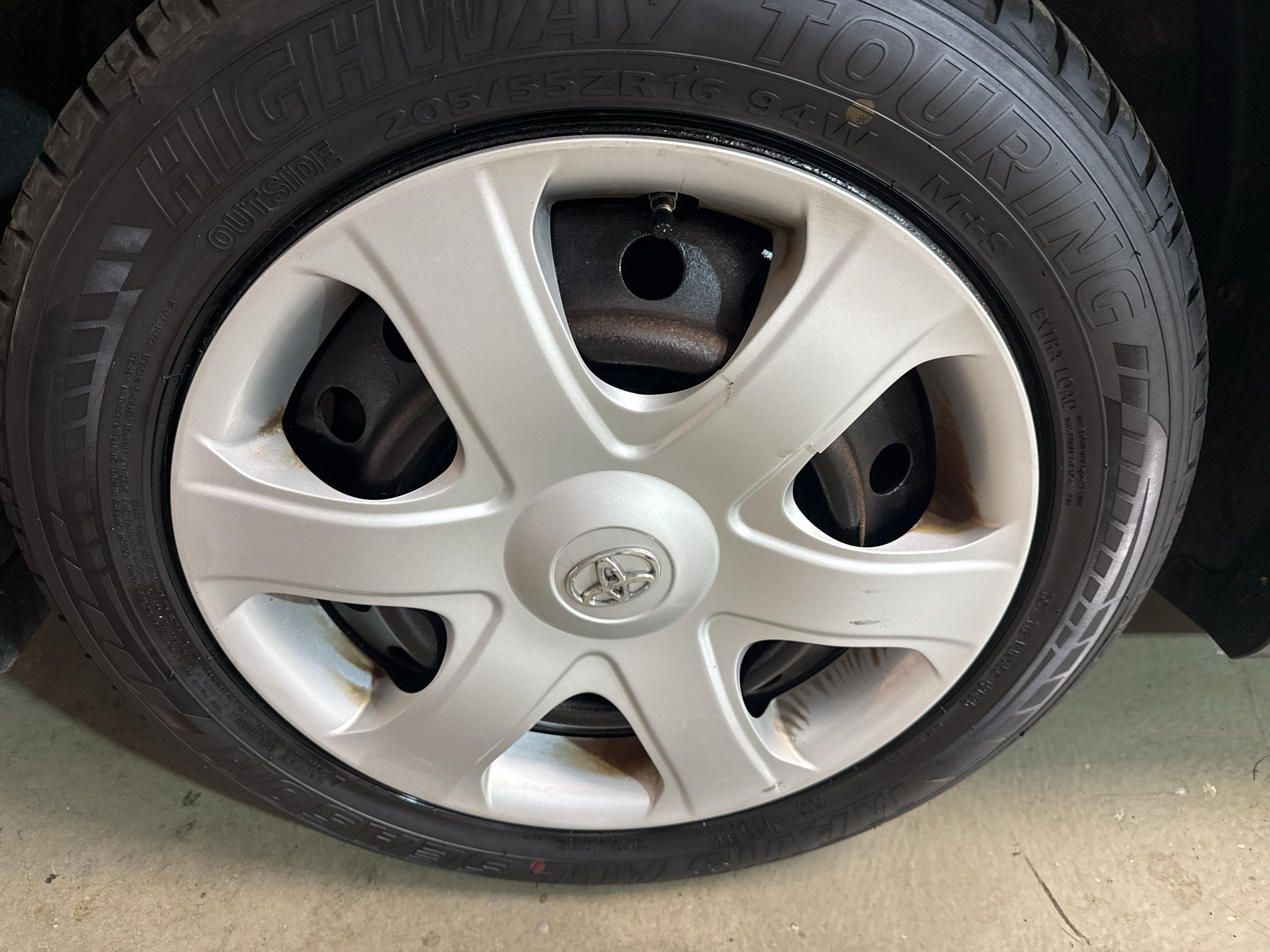 Used 2009 Toyota Matrix FWD image 31