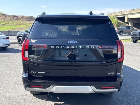 Used 2025 Ford Expedition Max Platinum w/ Driver's Package AWD/4WD image 4